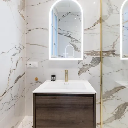 Modern Air-conditioned Arc De Triomphe