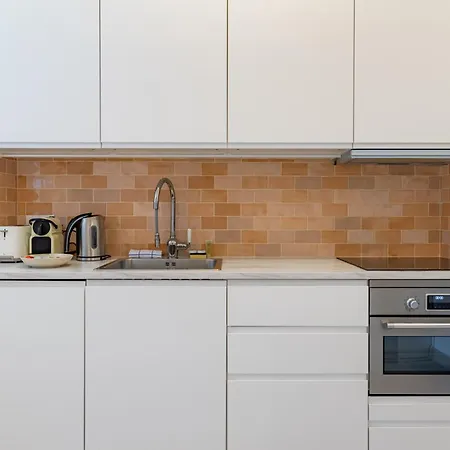 Modern Air-conditioned Arc De Triomphe *