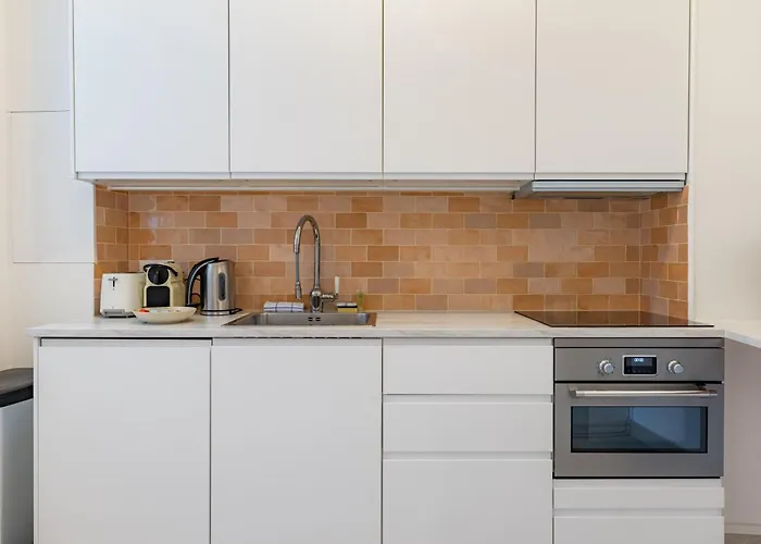 Modern Air-conditioned Arc De Triomphe *